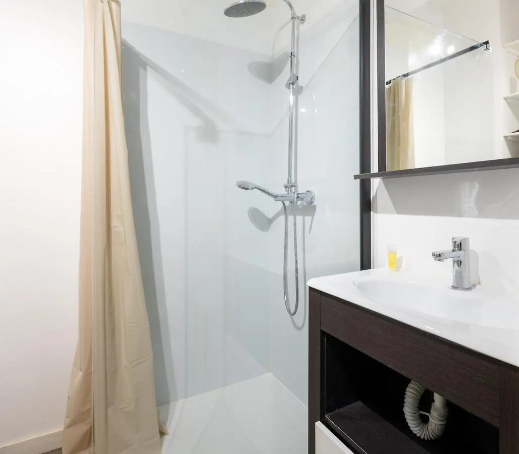 Apartment Charmant Studio Tres Bien Situe Aux Remparts Avignon France